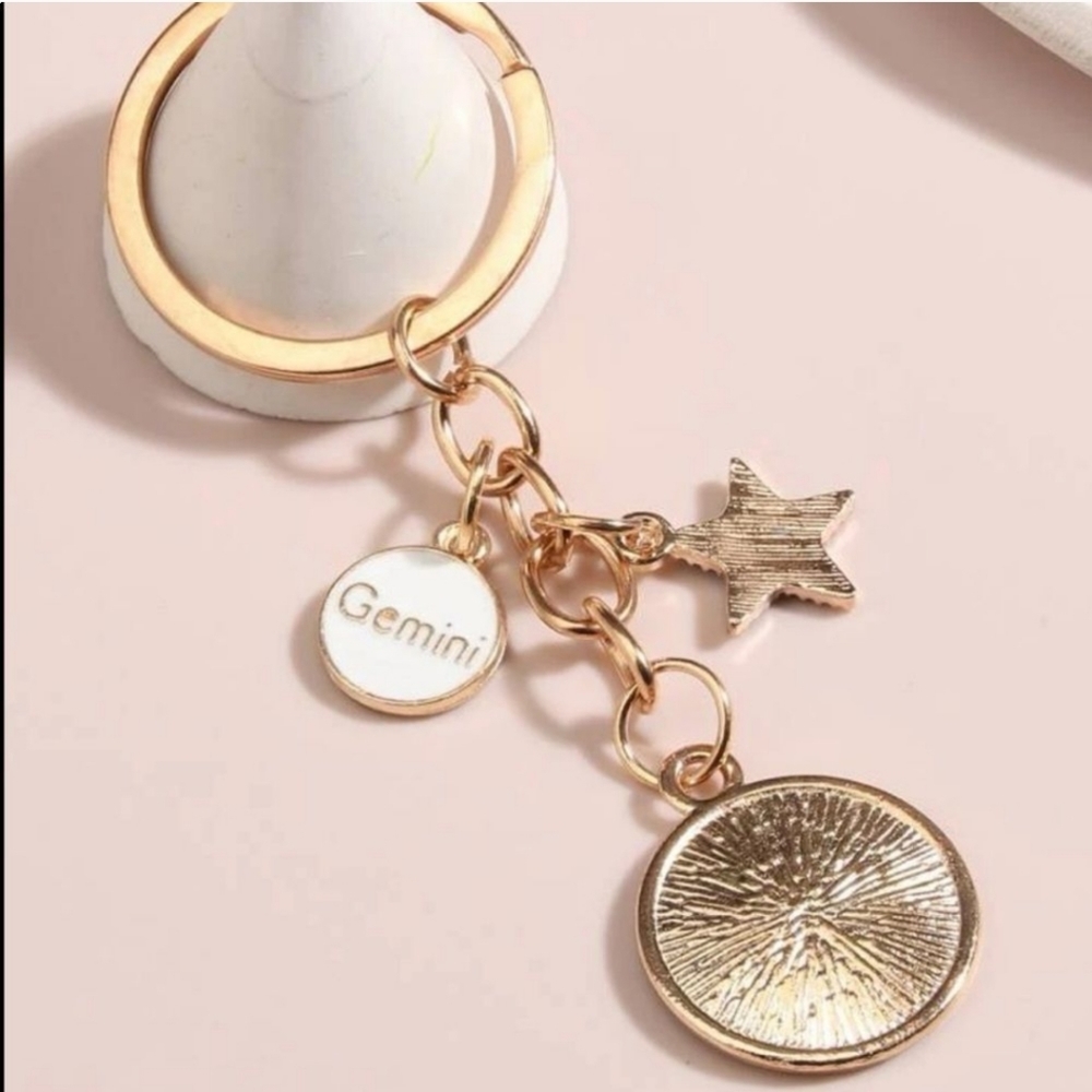 GEMINI B-day (May 21-June 20) Sun 🌞 Sign Zodiac Keychain/Purse 🎒 Charm ~ 🎁 - Picture 5 of 6